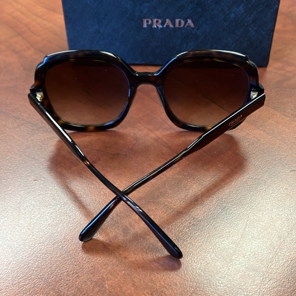 Prada Havana Frame Color SPR 16U Oversized Sunglasses + Box - Picture 3 of 10